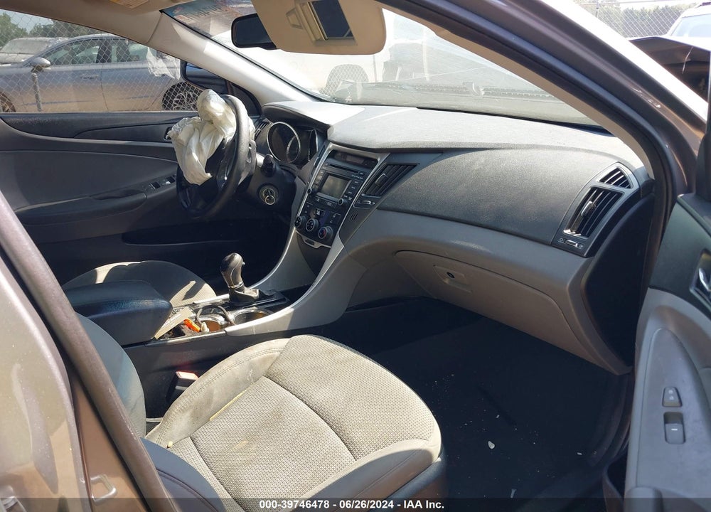 2014 HYUNDAI SONATA GLS VIN: 5NPEB4AC7EH935977
