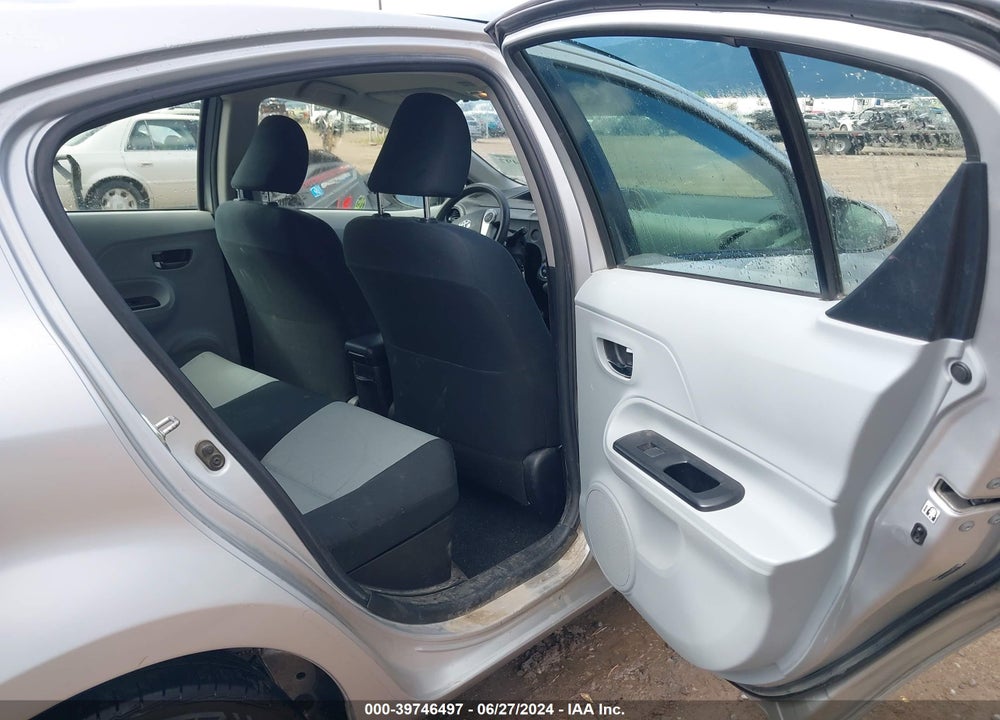 2012 TOYOTA PRIUS C VIN: JTDKDTB33C1016598