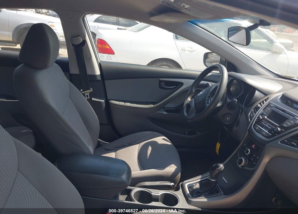 2015 HYUNDAI ELANTRA SE VIN: 5NPDH4AE0FH557675