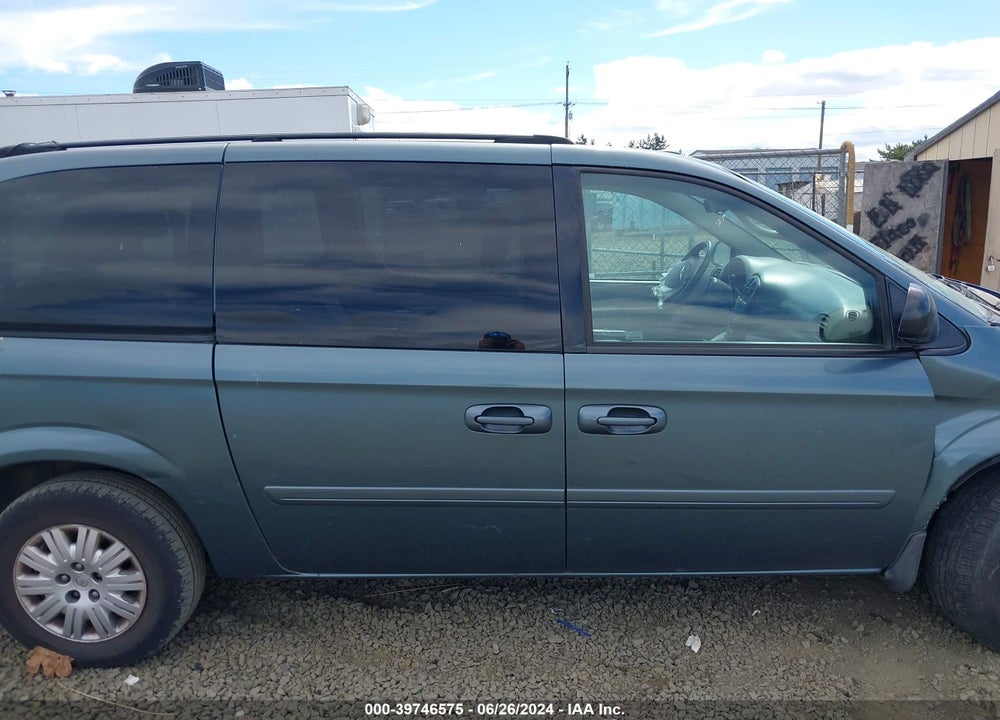 2005 CHRYSLER TOWN & COUNTRY LX VIN: 2C4GP44R05R591549