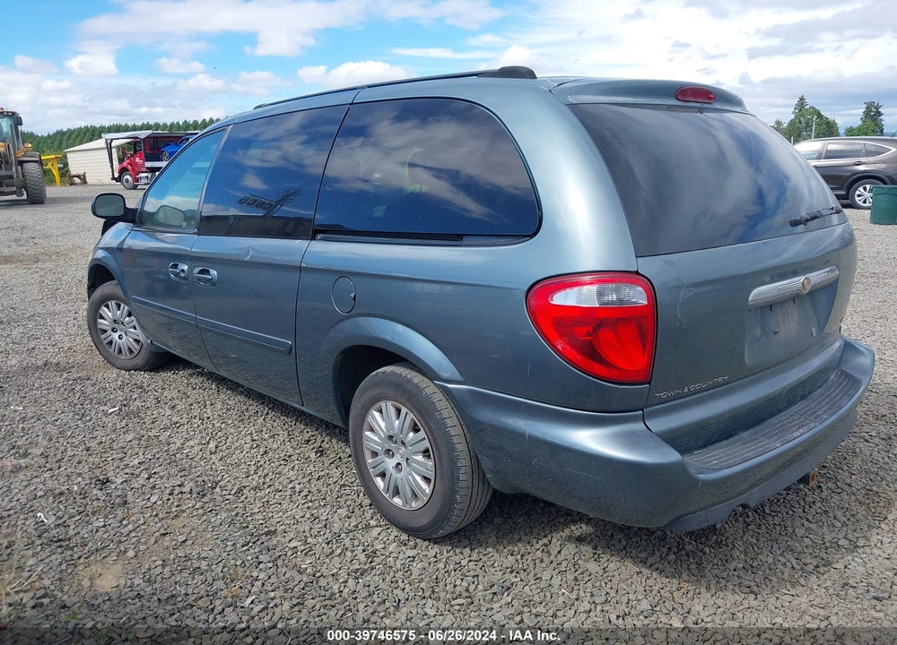 2005 CHRYSLER TOWN & COUNTRY LX VIN: 2C4GP44R05R591549