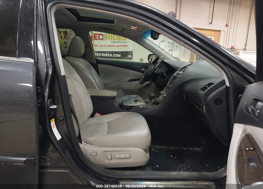 2011 LEXUS ES 350 VIN: JTHBK1EGXB2471853