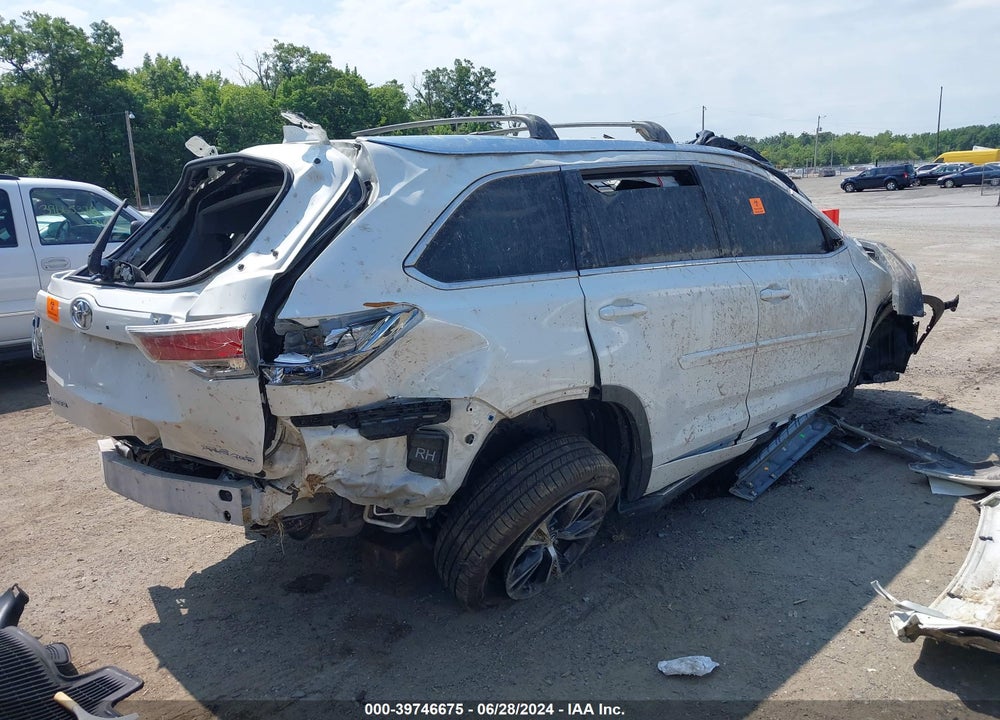 2016 TOYOTA HIGHLANDER XLE V6 VIN: 5TDJKRFH9GS299818