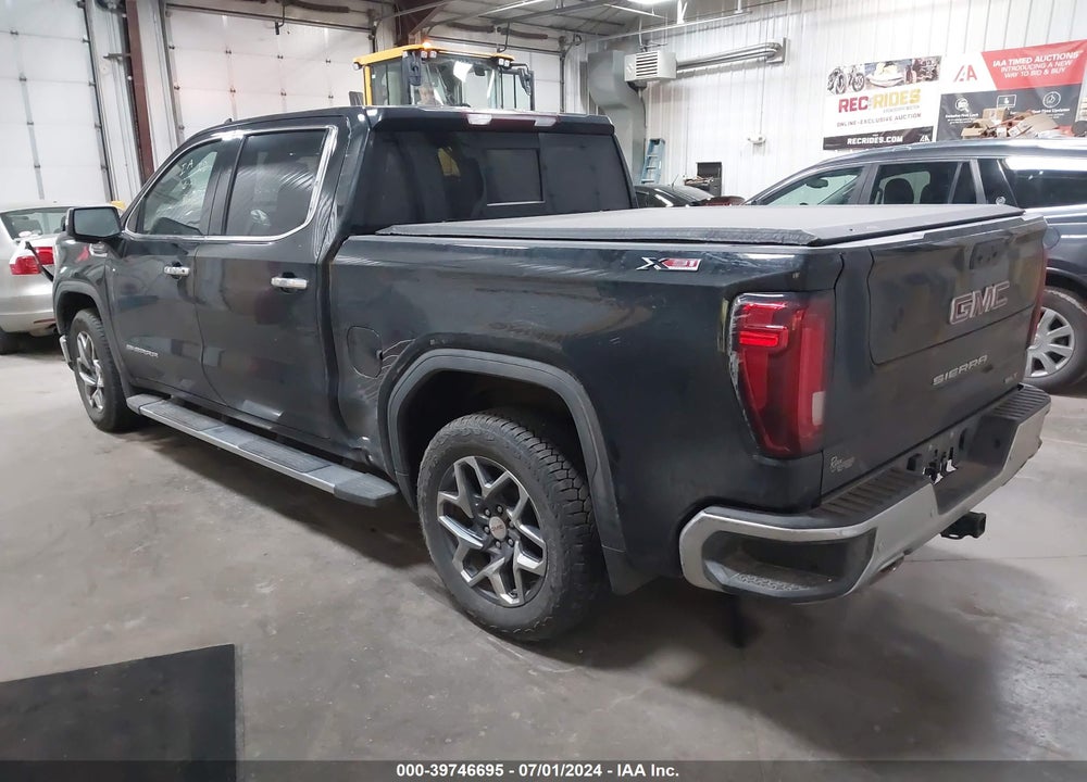 2022 GMC SIERRA 1500 4WD SHORT BOX SLT VIN: 3GTUUDED9NG636041