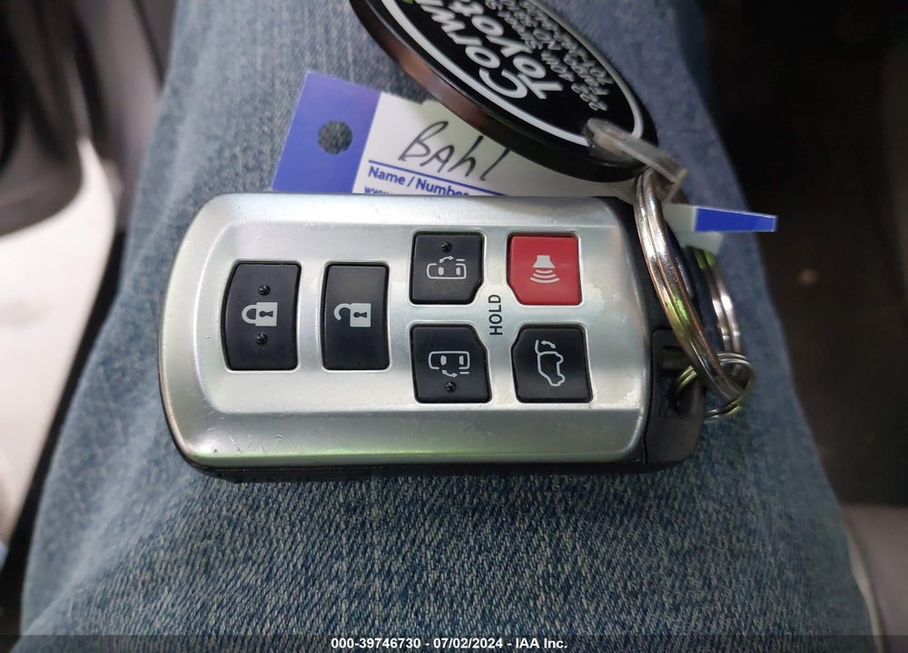 2011 TOYOTA SIENNA LIMITED VIN: 5TDDK3DC0BS004499