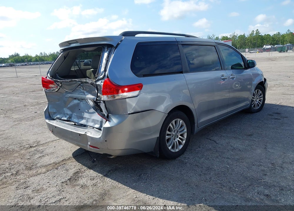 2012 TOYOTA SIENNA XLE V6 8 PASSENGER VIN: 5TDYK3DCXCS184318