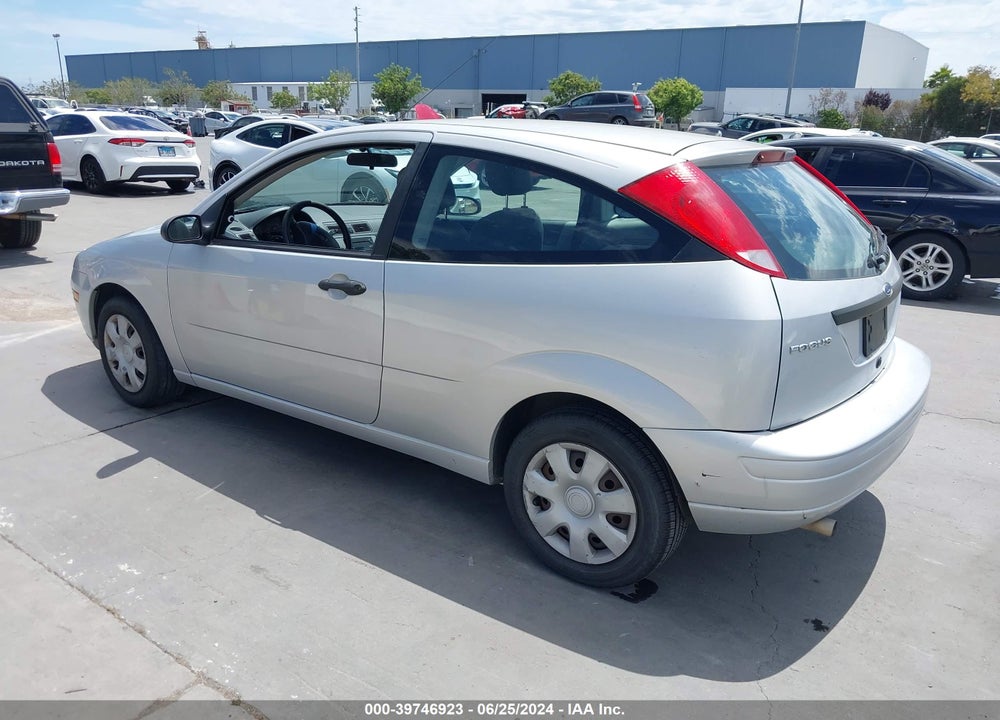 2005 FORD FOCUS ZX3 VIN: 3FAFP31N25R115410