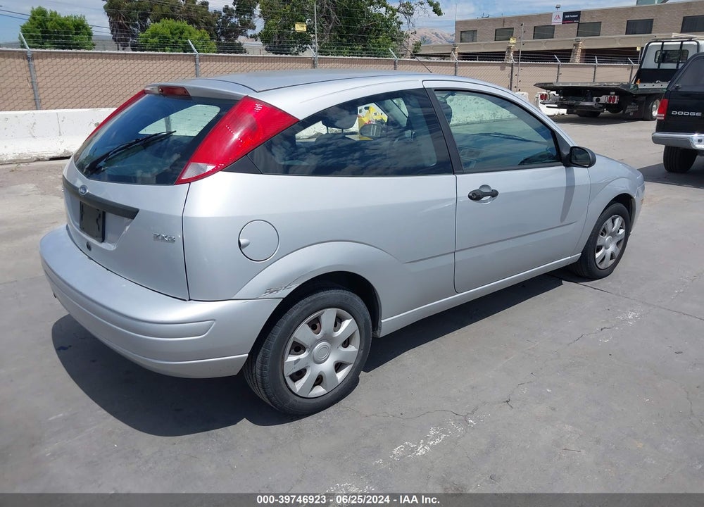 2005 FORD FOCUS ZX3 VIN: 3FAFP31N25R115410