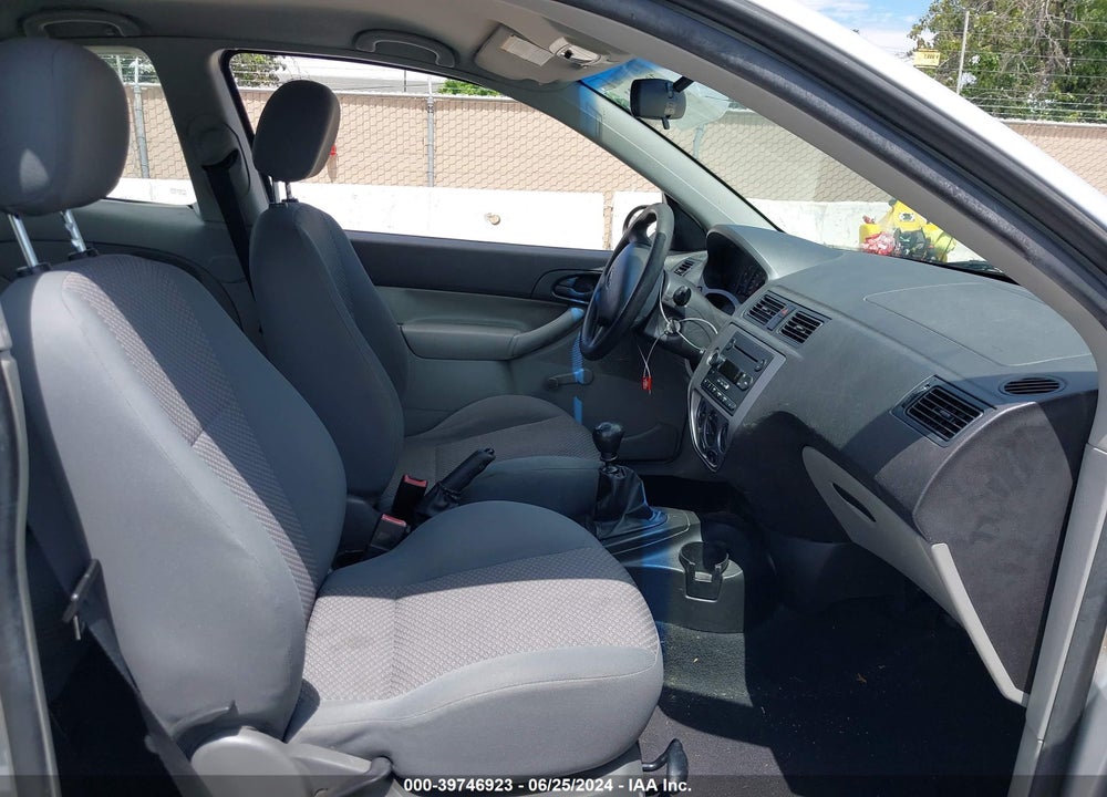 2005 FORD FOCUS ZX3 VIN: 3FAFP31N25R115410