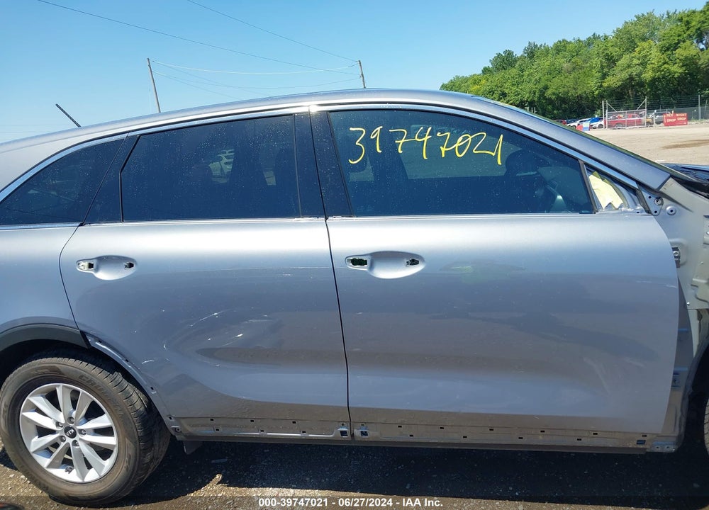 2020 KIA SORENTO 2.4L L VIN: 5XYPG4A38LG664569