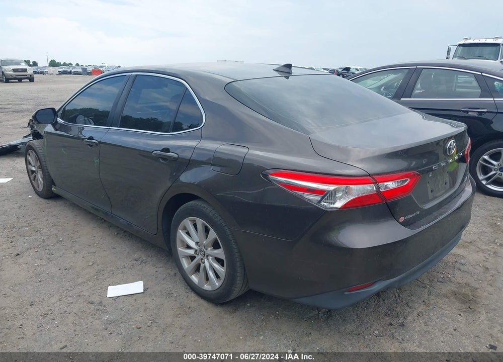 2018 TOYOTA CAMRY LE VIN: JTNB11HK7J3007640