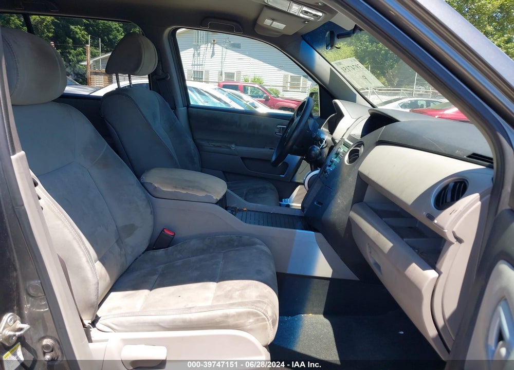2010 HONDA PILOT LX VIN: 5FNYF4H29AB025822