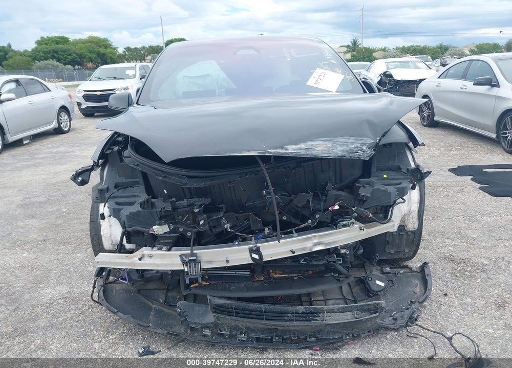 2022 TESLA MODEL X PLAID TRI MOTOR ALL-WHEEL DRIVE VIN: 7SAXCBE69NF330021
