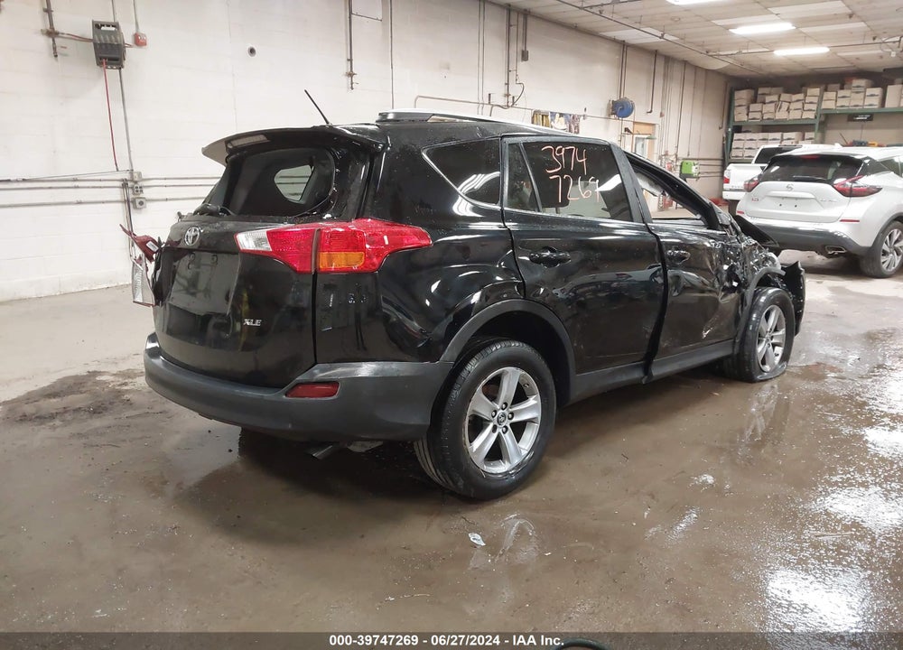 2015 TOYOTA RAV4 XLE VIN: 2T3WFREV2FW150424