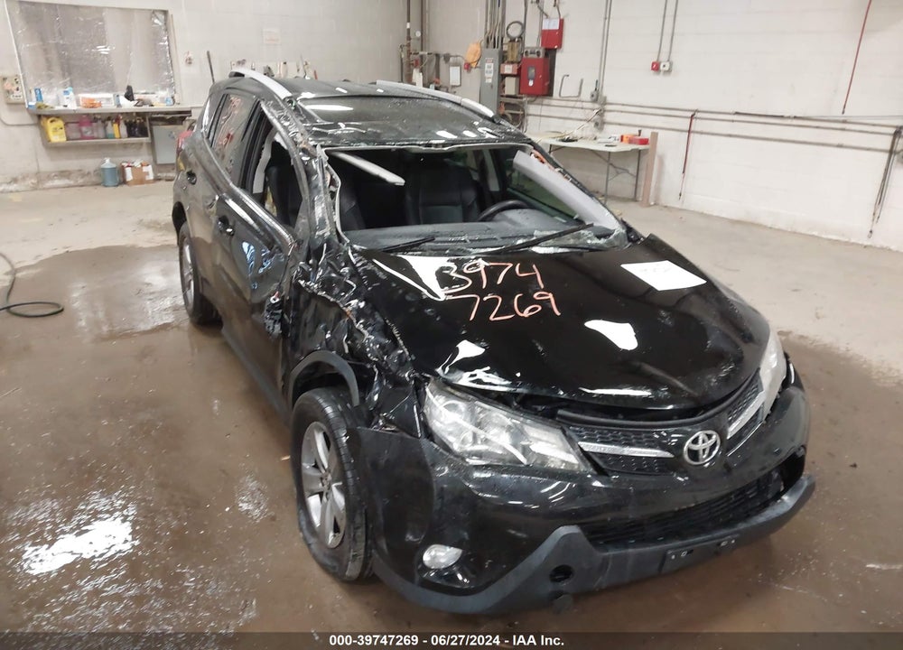 2015 TOYOTA RAV4 XLE VIN: 2T3WFREV2FW150424