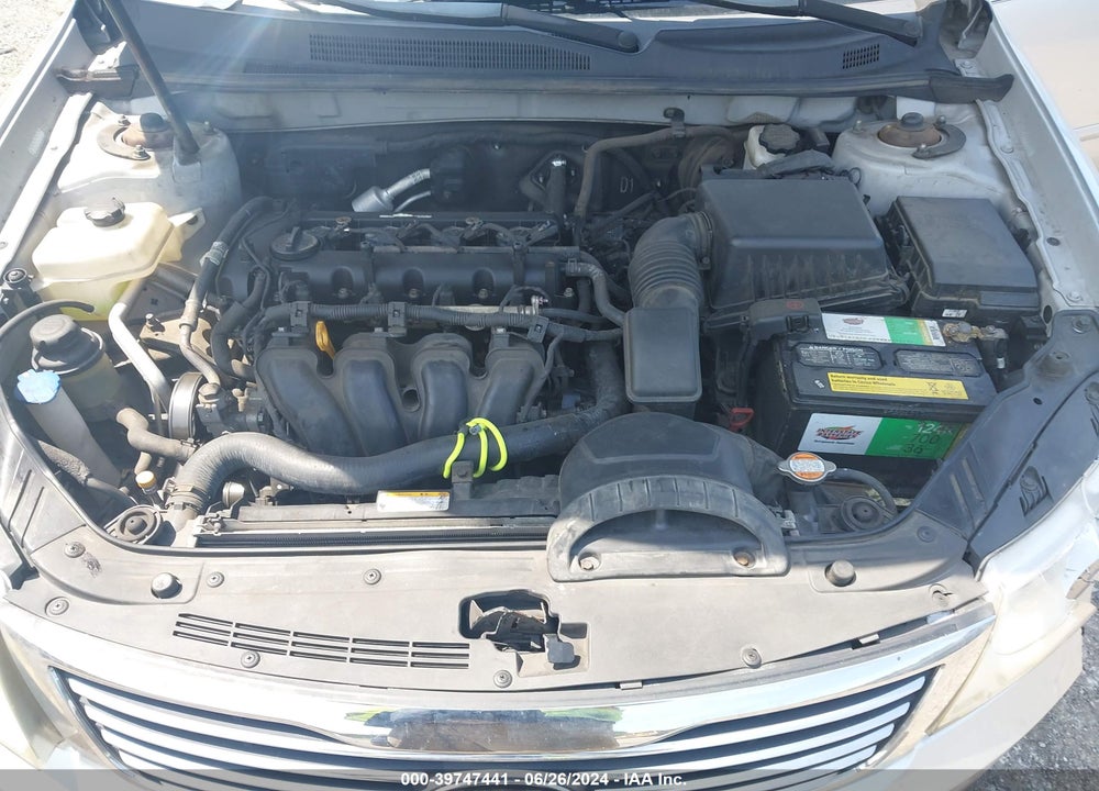 2009 KIA OPTIMA LX VIN: KNAGE228895301997