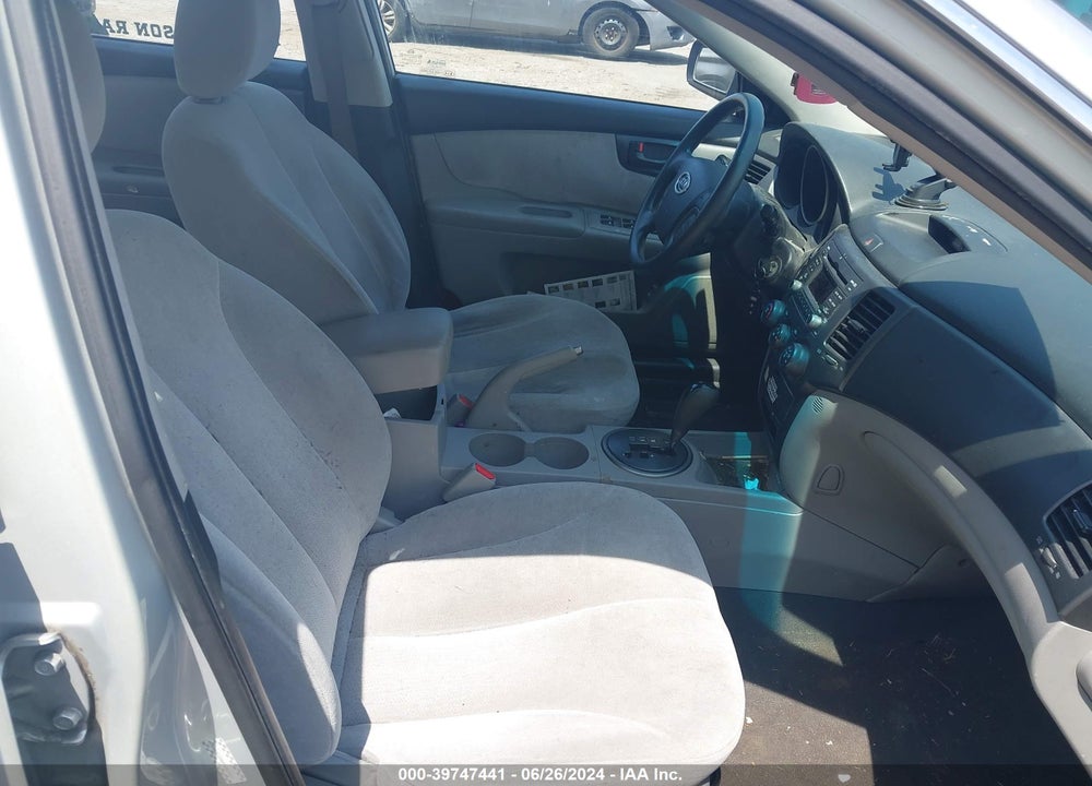 2009 KIA OPTIMA LX VIN: KNAGE228895301997