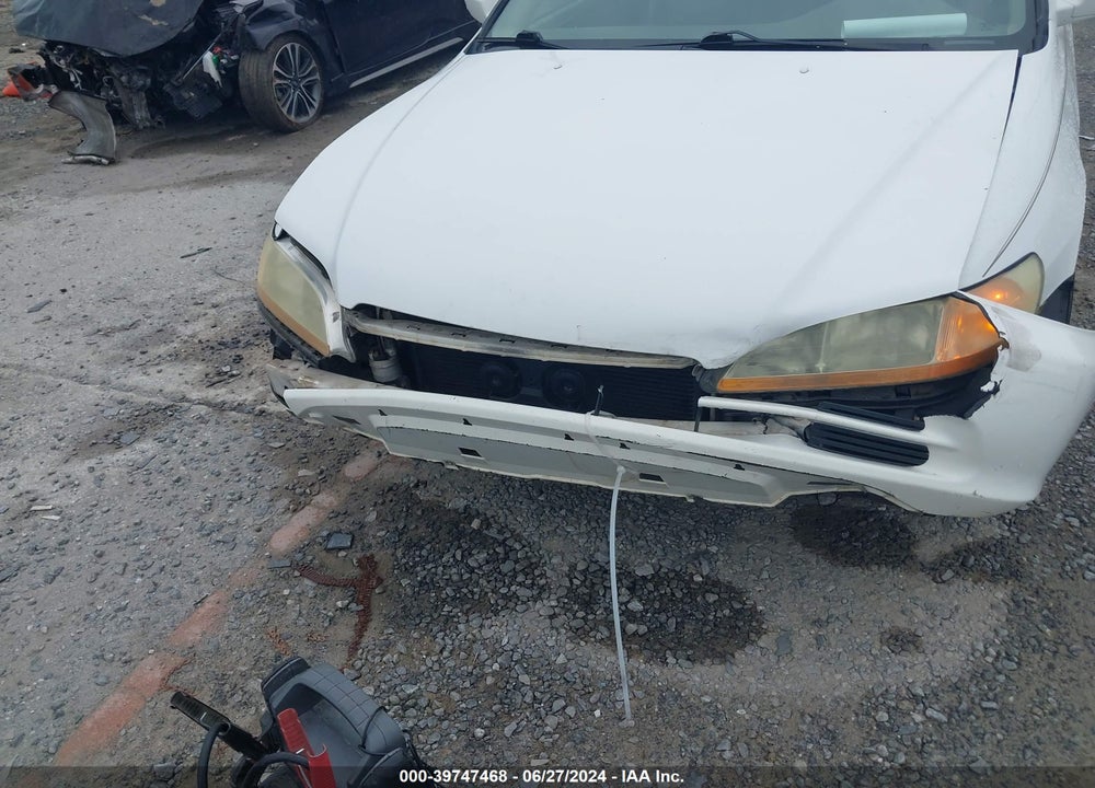 2002 HONDA ACCORD 3.0 EX VIN: 1HGCG16592A008694