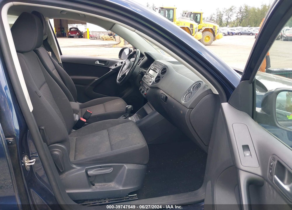 2014 VOLKSWAGEN TIGUAN S VIN: WVGBV3AX3EW589018