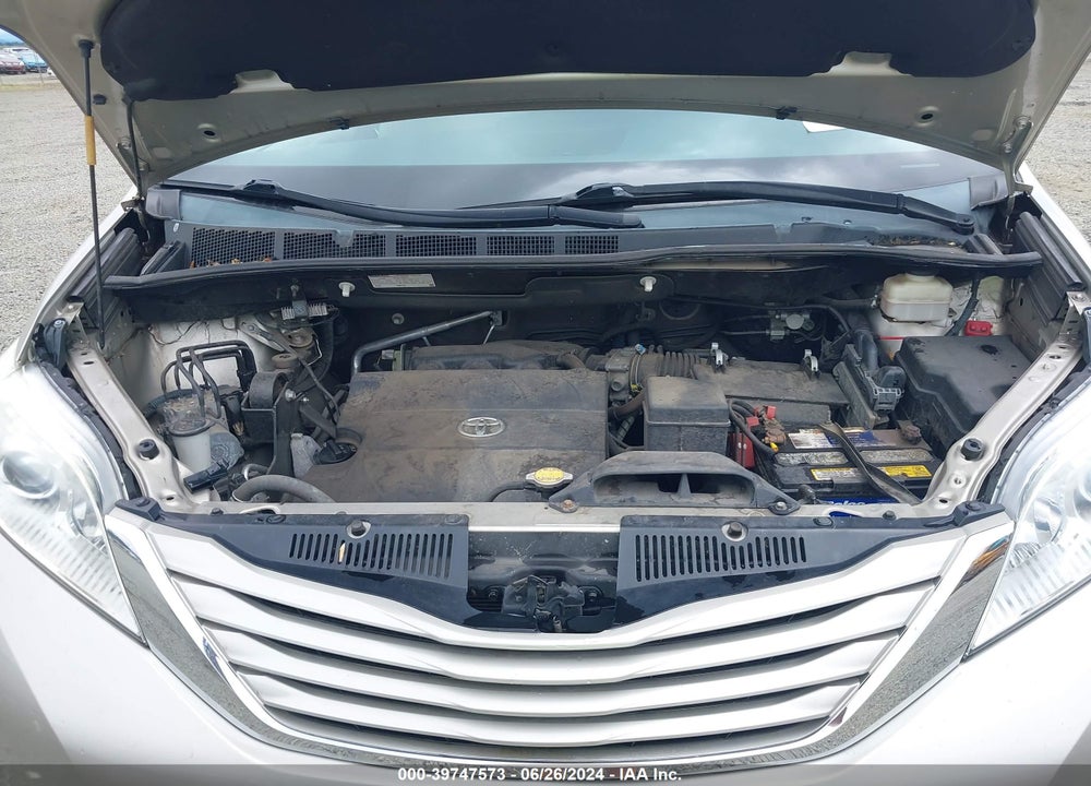 2015 TOYOTA SIENNA LE 8 PASSENGER VIN: 5TDKK3DCXFS574488