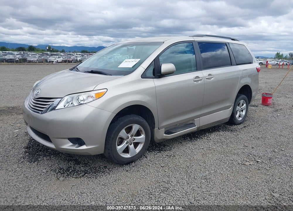 2015 TOYOTA SIENNA LE 8 PASSENGER VIN: 5TDKK3DCXFS574488