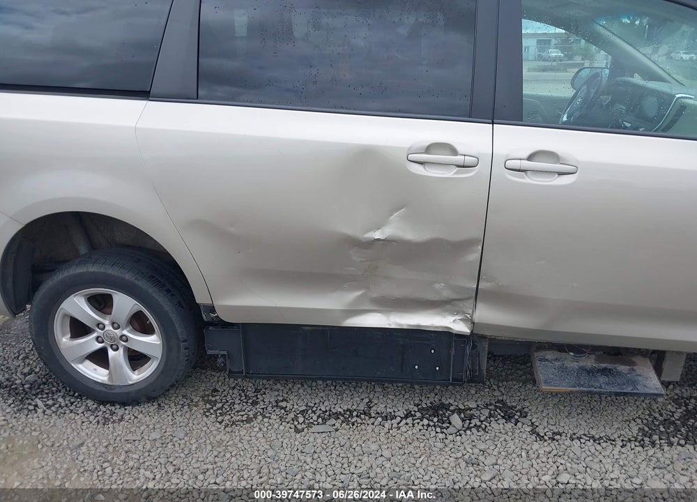 2015 TOYOTA SIENNA LE 8 PASSENGER VIN: 5TDKK3DCXFS574488