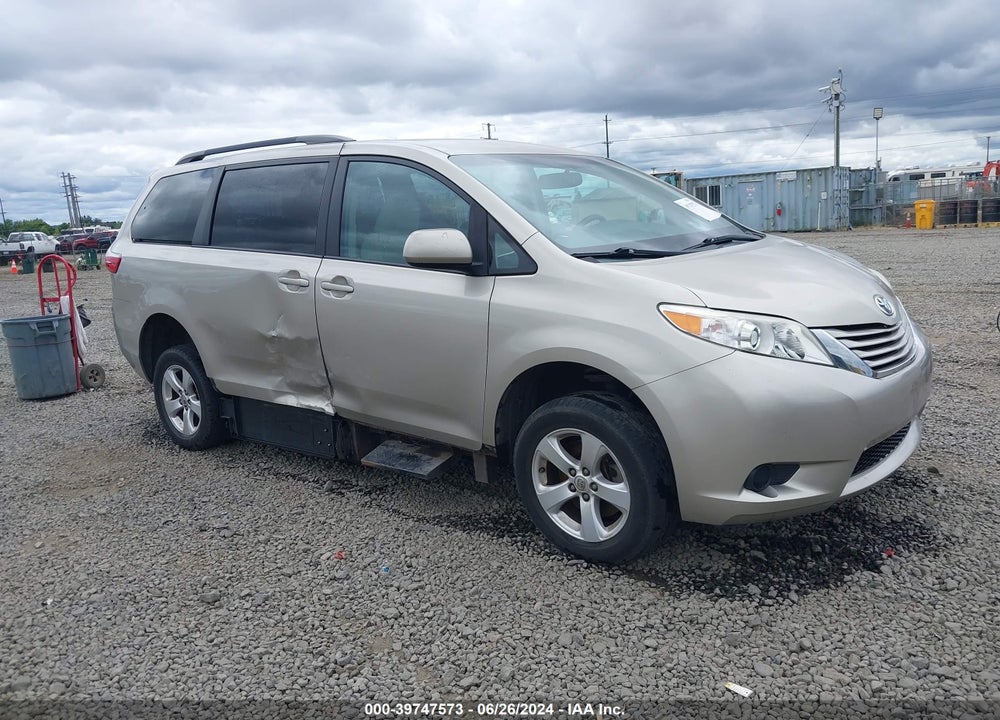 2015 TOYOTA SIENNA LE 8 PASSENGER VIN: 5TDKK3DCXFS574488
