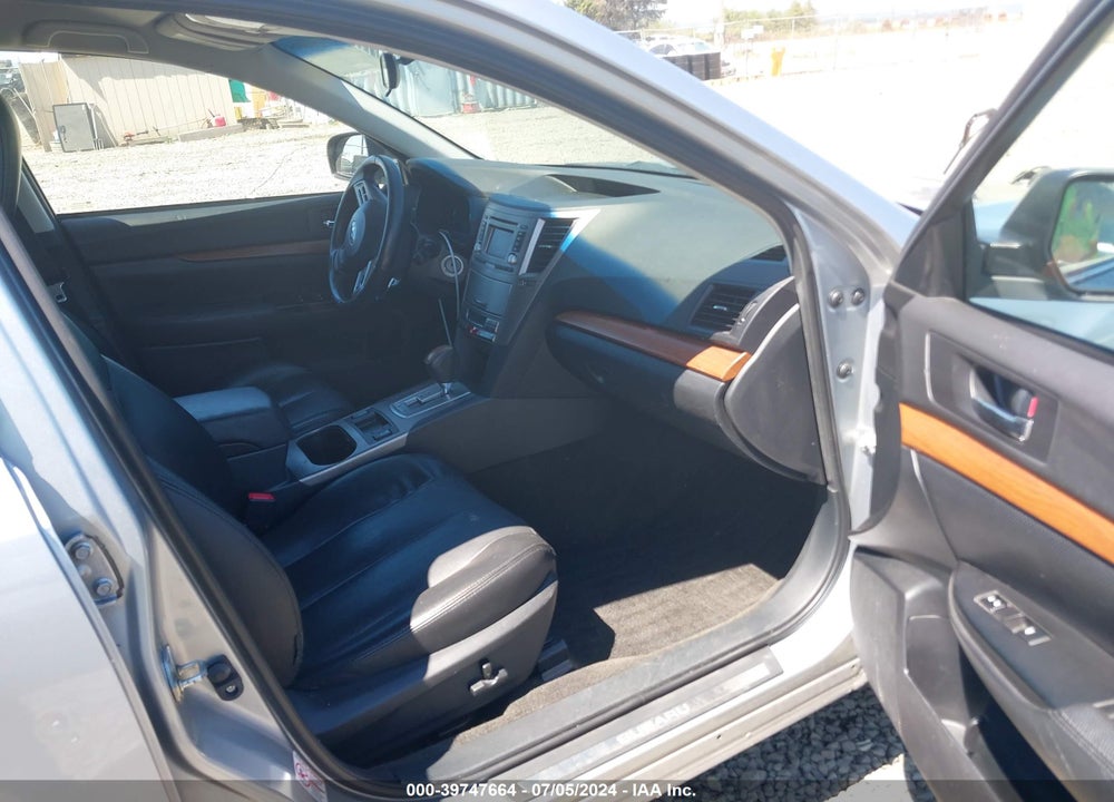 2014 SUBARU OUTBACK 2.5I LIMITED VIN: 4S4BRBKC3E3322053