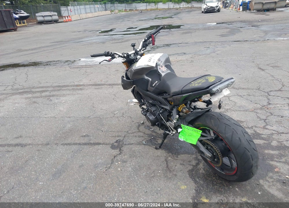 2015 YAMAHA FZ09 VIN: JYARN33E6FA006255