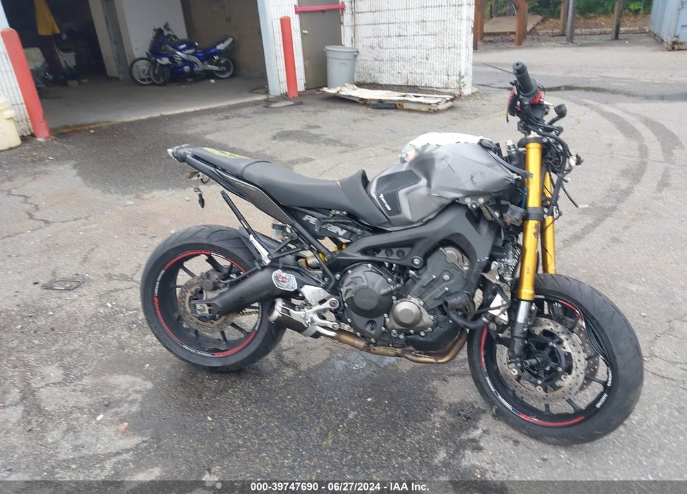 2015 YAMAHA FZ09 VIN: JYARN33E6FA006255