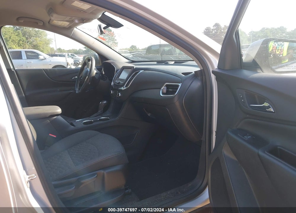 2018 CHEVROLET EQUINOX LT VIN: 2GNAXJEV8J6195601