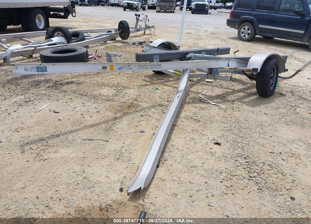 2016 MAGIC TILT BOAT TRAILER BOAT TRAILER VIN: 1M5BA1914G1E17022