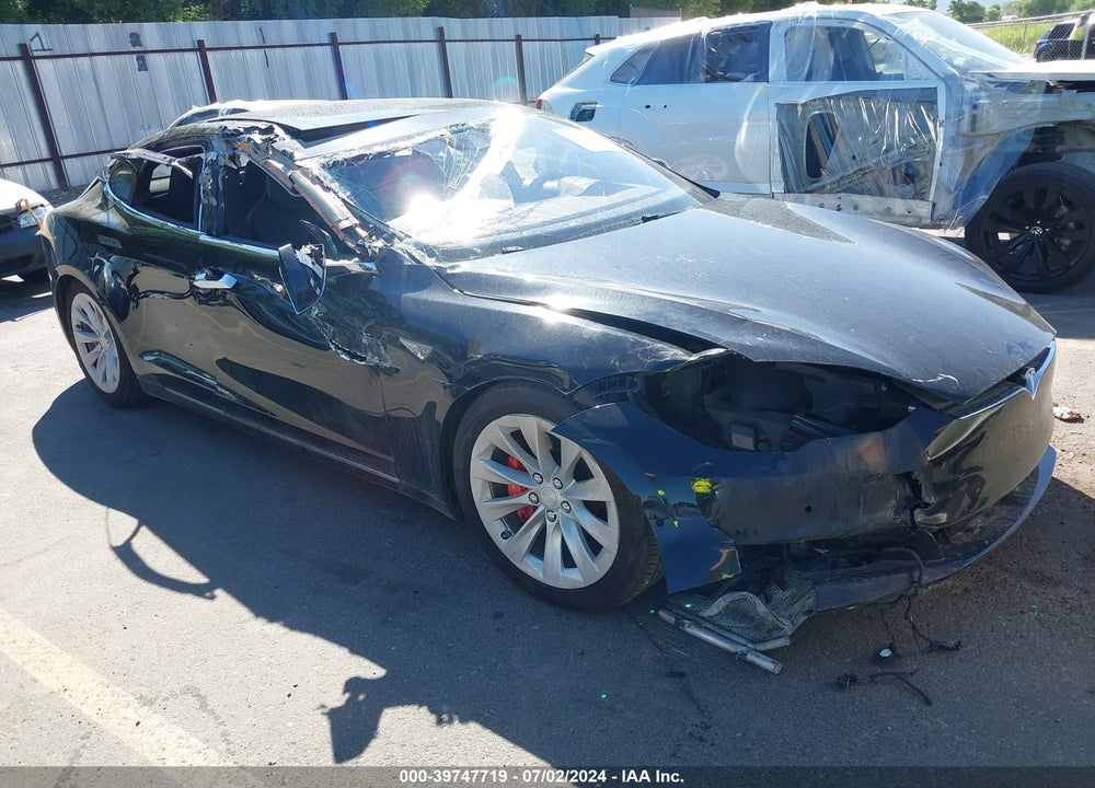 2016 TESLA MODEL S VIN: 5YJSA1E43GF160957