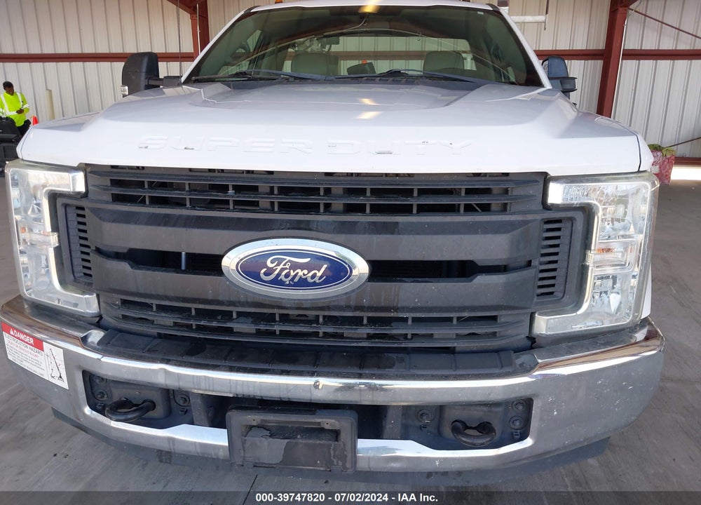2017 FORD F-350 CHASSIS XL VIN: 1FDRF3G61HEC02311
