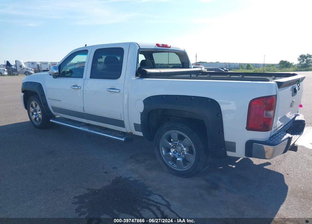 2008 CHEVROLET SILVERADO 1500 LT1 VIN: 2GCEK133681123037