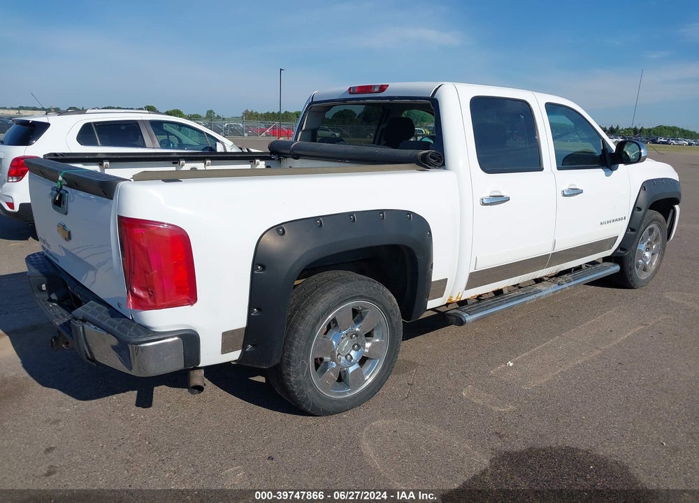 2008 CHEVROLET SILVERADO 1500 LT1 VIN: 2GCEK133681123037