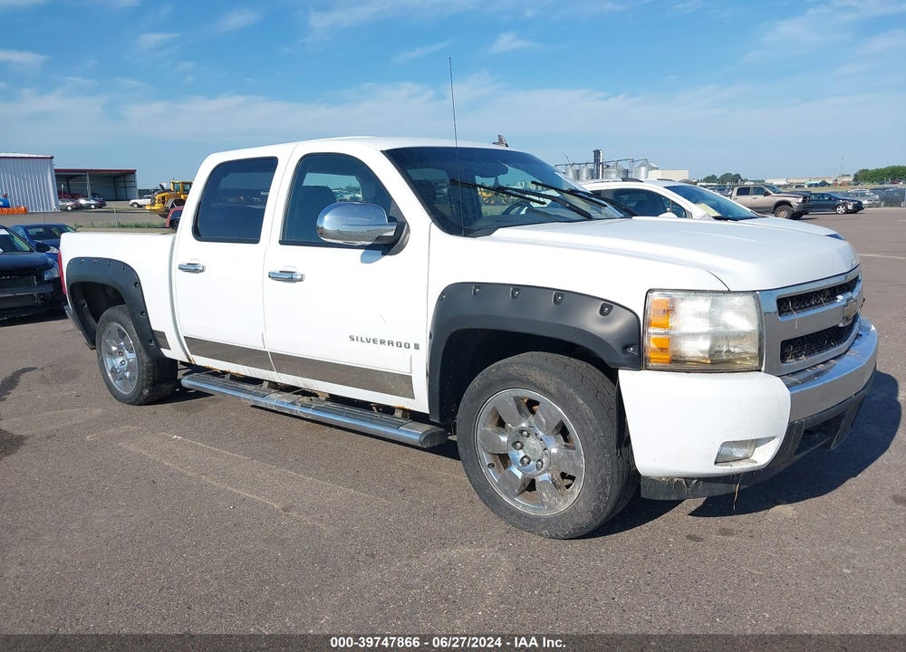 2008 CHEVROLET SILVERADO 1500 LT1 VIN: 2GCEK133681123037