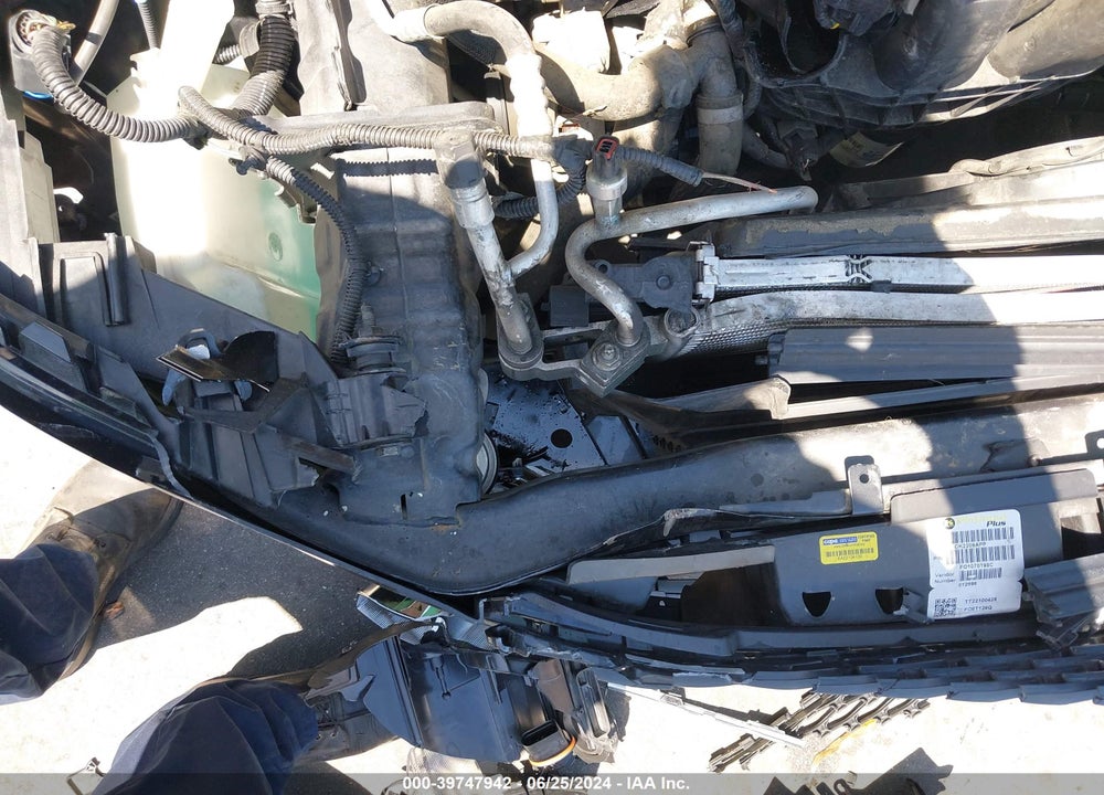 2018 FORD FOCUS SE VIN: 1FADP3K22JL236670
