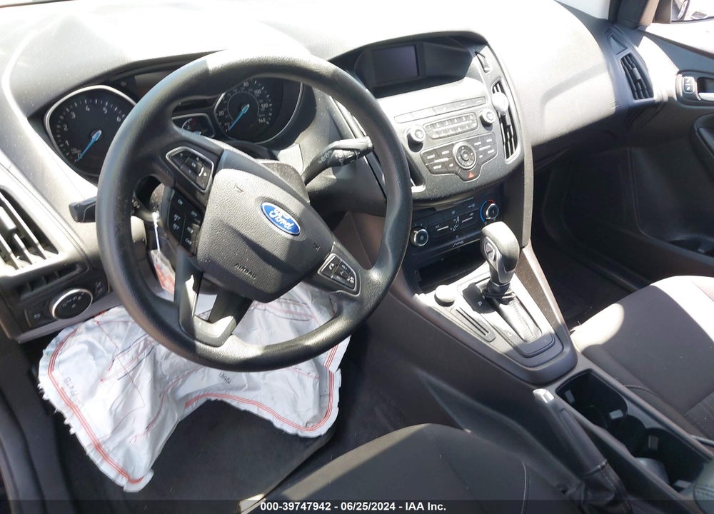2018 FORD FOCUS SE VIN: 1FADP3K22JL236670