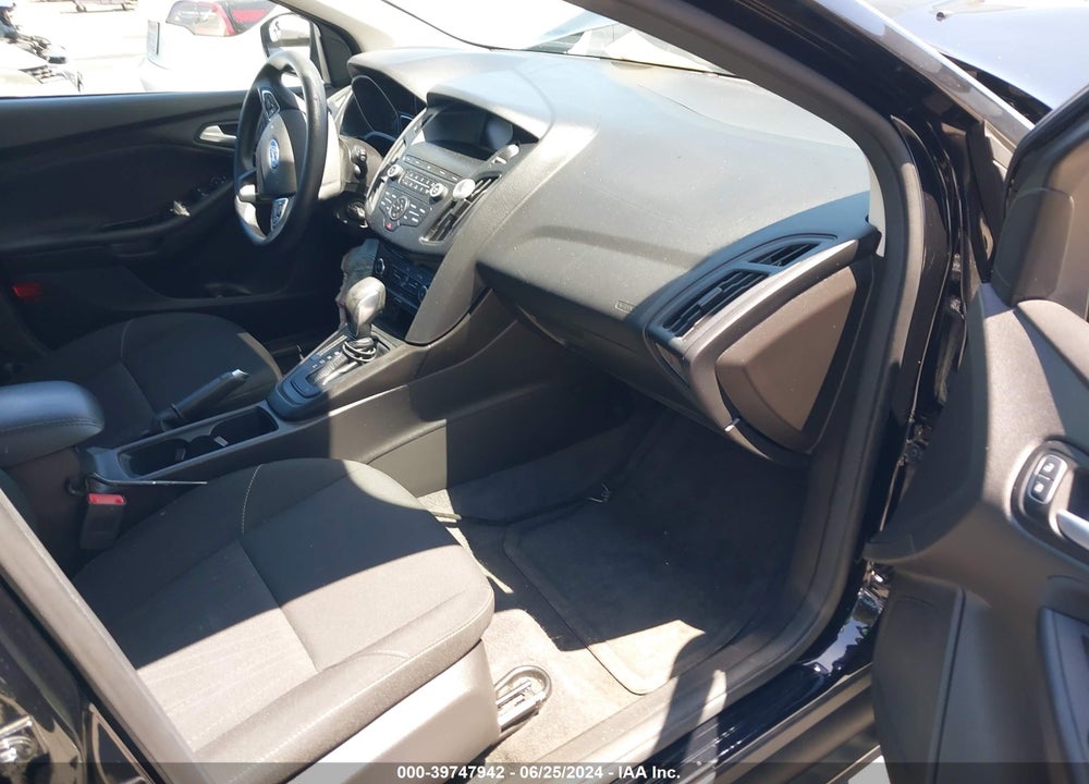 2018 FORD FOCUS SE VIN: 1FADP3K22JL236670