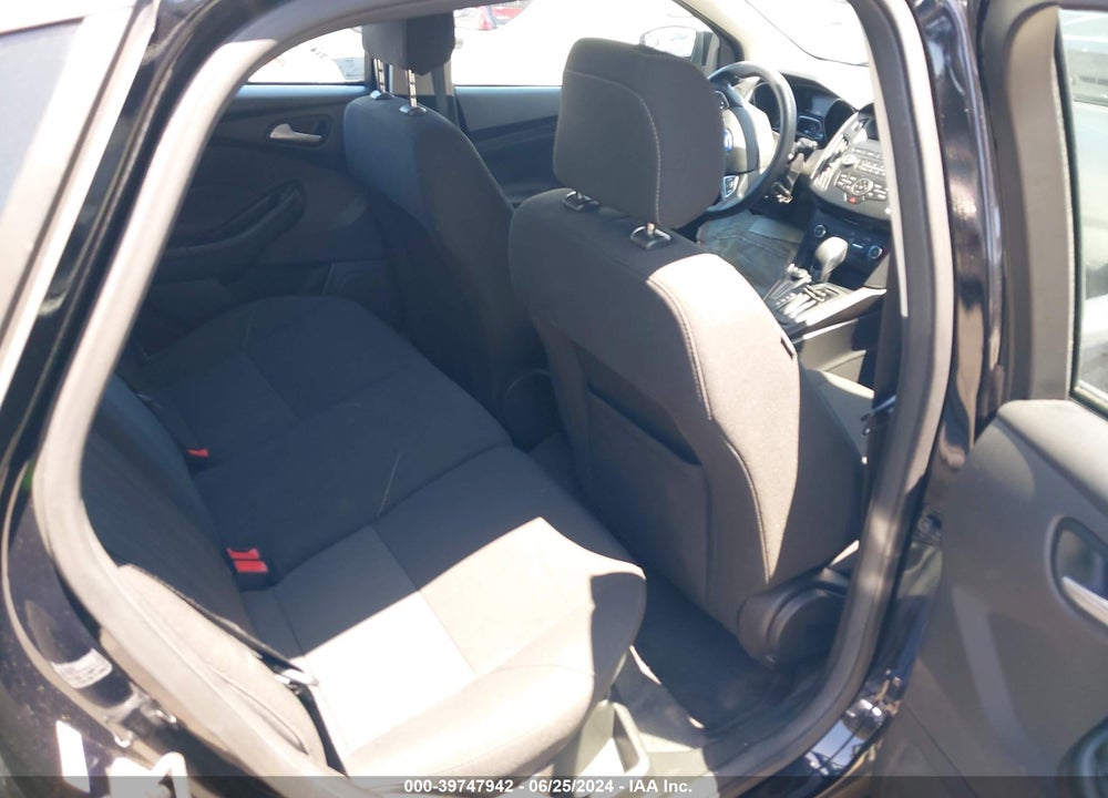 2018 FORD FOCUS SE VIN: 1FADP3K22JL236670