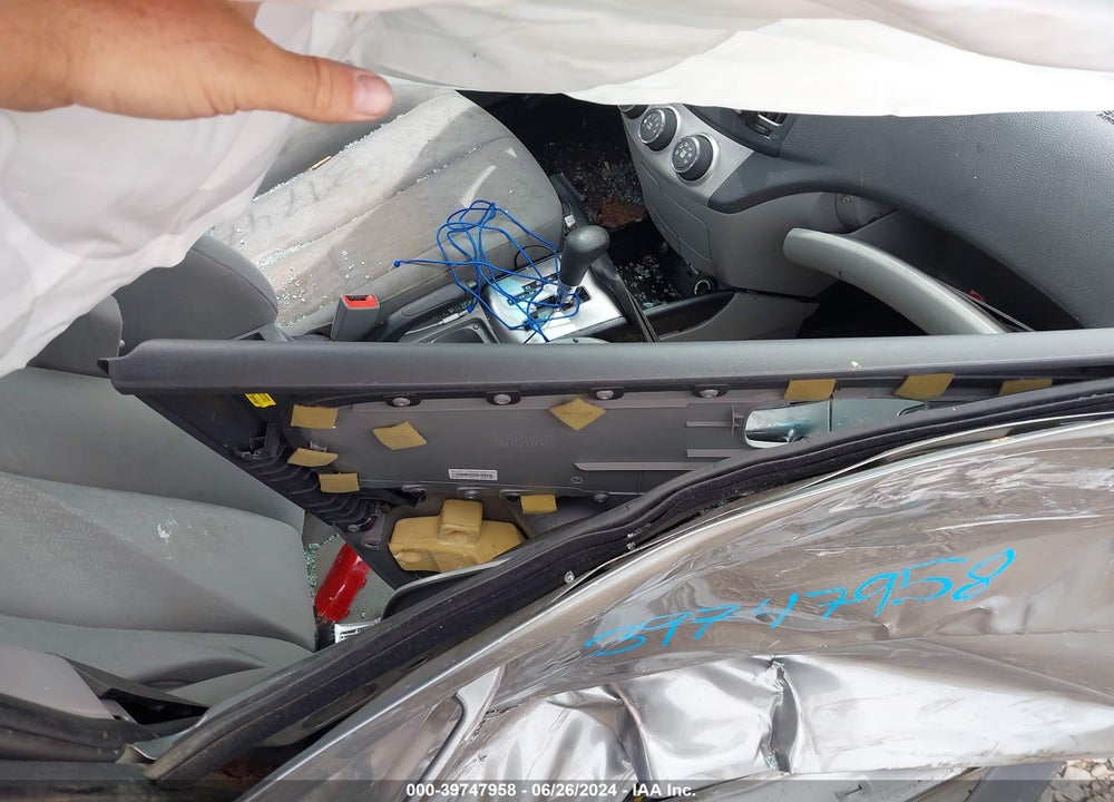 2010 HYUNDAI ELANTRA GLS VIN: KMHDU4AD4AU936255
