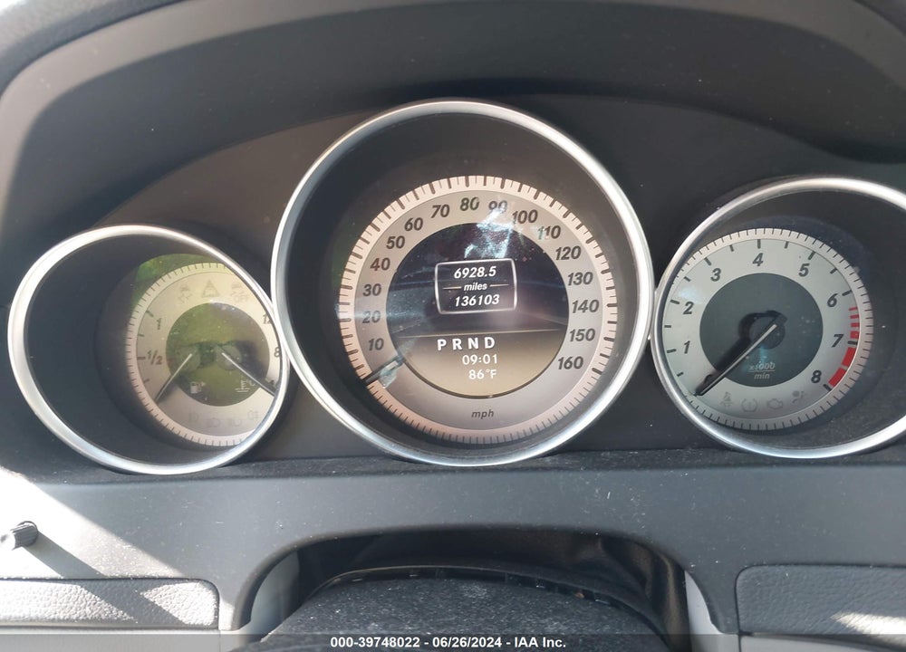 2012 MERCEDES-BENZ C 250 LUXURY/SPORT VIN: WDDGF4HBXCR220665