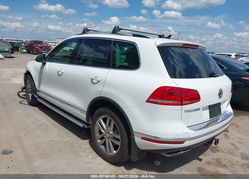 2016 VOLKSWAGEN TOUAREG TDI LUX VIN: WVGEP9BP2GD003769