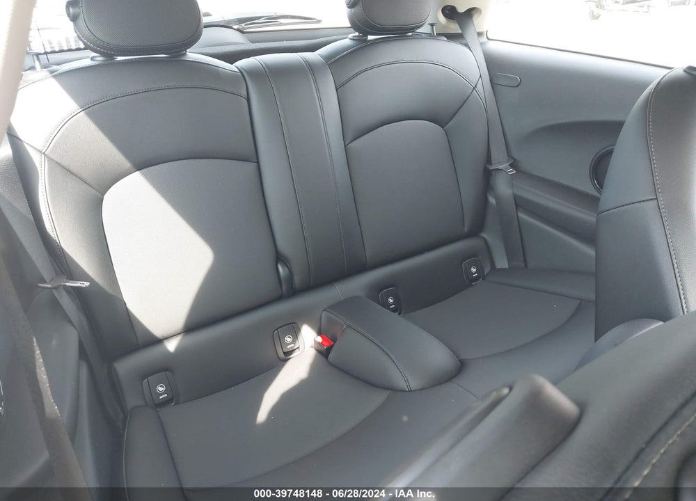 2018 MINI HARDTOP COOPER/OXFORD EDITION VIN: WMWXP5C57J2G63389