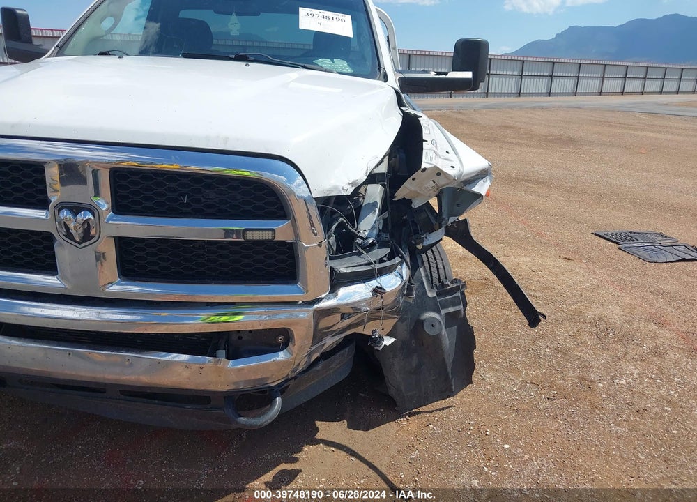 2015 RAM 5500 CHASSIS TRADESMAN/SLT VIN: 3C7WRNDL9FG594676