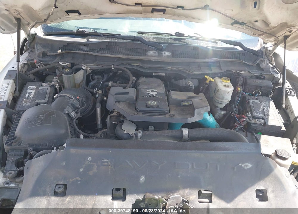 2015 RAM 5500 CHASSIS TRADESMAN/SLT VIN: 3C7WRNDL9FG594676