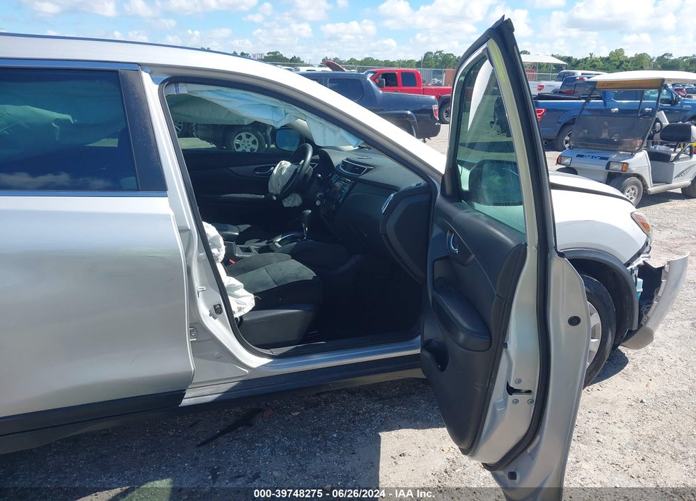 2016 NISSAN ROGUE S VIN: 5N1AT2MV2GC845627