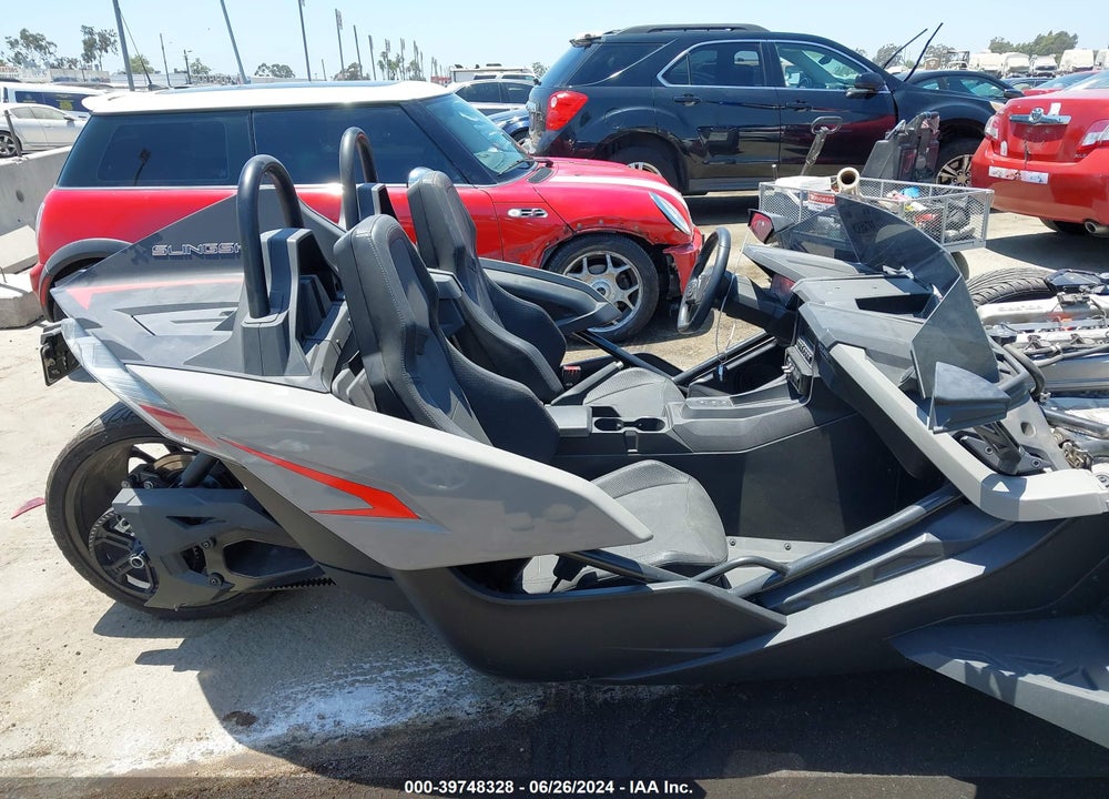 2022 POLARIS SLINGSHOT SLR VIN: 57XAAFHBXN8149641