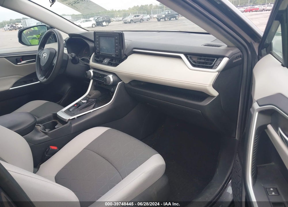 2020 TOYOTA RAV4 XLE VIN: 2T3W1RFV4LW065156